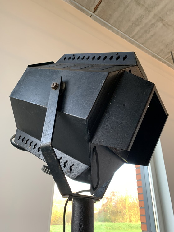 Image 1 of Stehlampe für Filmstudio