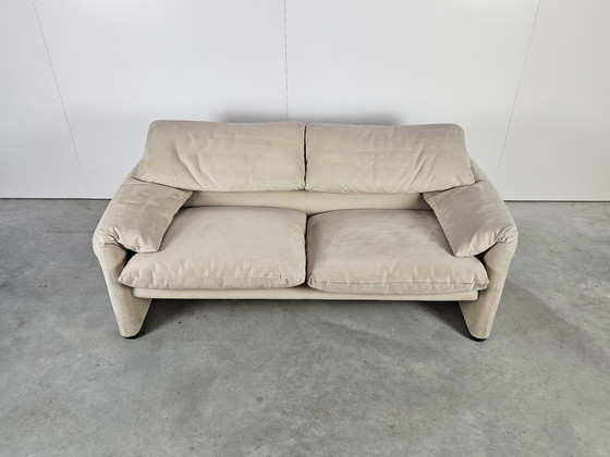 Image 1 of Cassina 2-Sitzer Sofa, Alcantara Leder Creme
