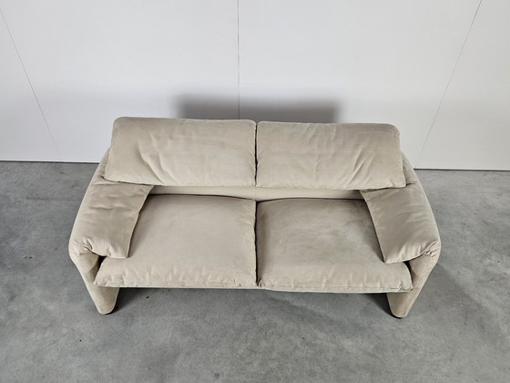 Image 1 of Cassina 2-Sitzer Sofa, Alcantara Leder Creme