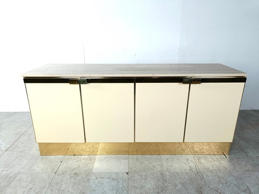 Sideboard aus Lack und Messing