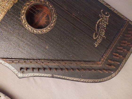 Image 1 of Original antike Menzenhauers Gitarre