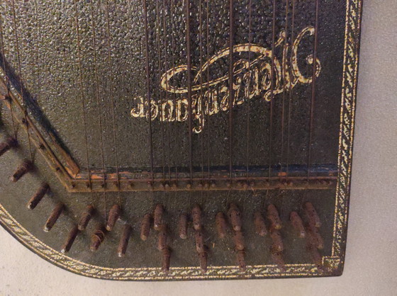 Image 1 of Original antike Menzenhauers Gitarre