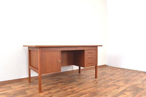 Image 1 of Mid-Century Dänischer Freistehender Teakholz-Schreibtisch, 1960S