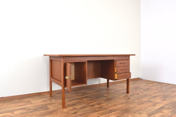 Image 1 of Mid-Century Dänischer Freistehender Teakholz-Schreibtisch, 1960S