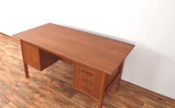 Image 1 of Mid-Century Dänischer Freistehender Teakholz-Schreibtisch, 1960S