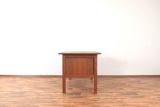 Image 1 of Mid-Century Dänischer Freistehender Teakholz-Schreibtisch, 1960S