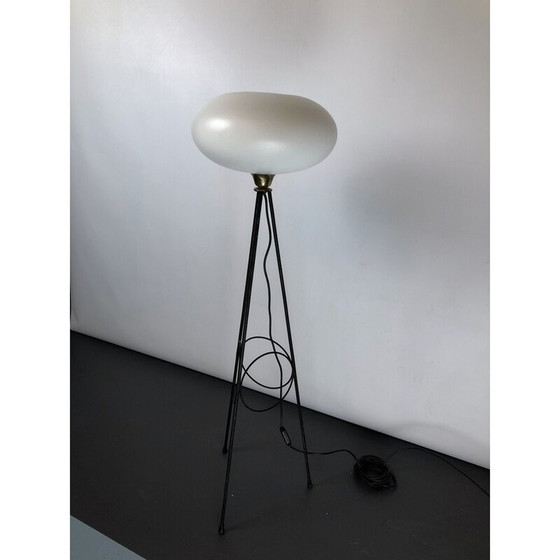 Image 1 of Vintage-Stativ aus lackiertem Messing und Triplex-Opalglas Stilnovo, Italien 1950