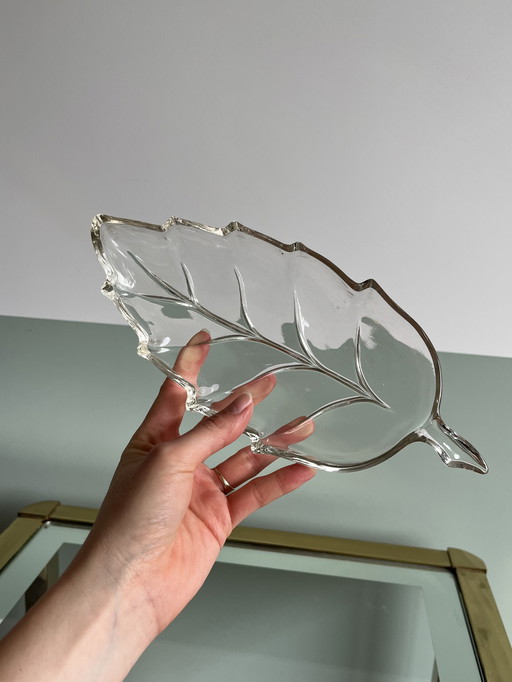 Servierplatte in Form eines Blattes