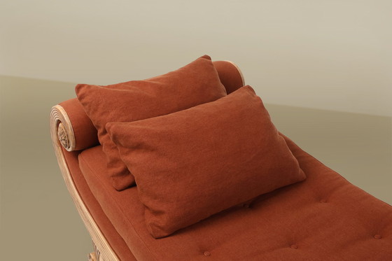 Image 1 of Französisches handgeschnitztes Eichenbett im Empire-Stil