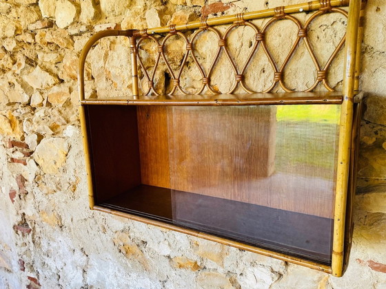 Image 1 of Vintage Rattan und Bambus Wandregal mit Glasschiebetüren Schrank, 1960S