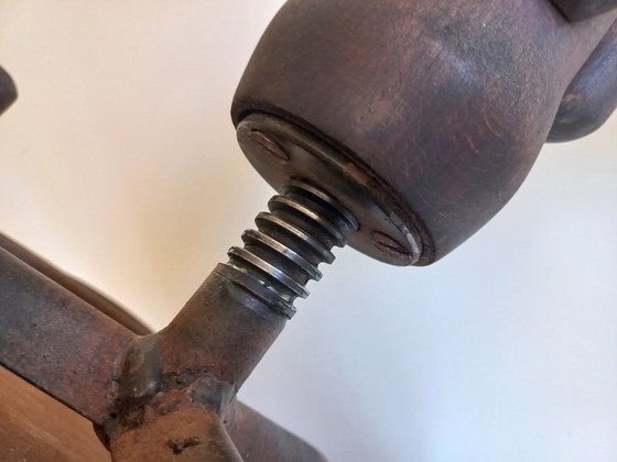 Image 1 of Drehbarer Kapitänsstuhl aus Holz