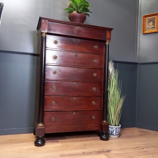 Klassische Chiffoniere mit 7 Schubladen