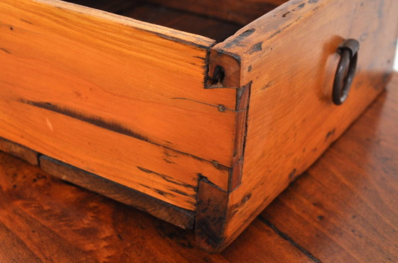 Image 1 of Antiker primitiver spanischer Beistelltisch