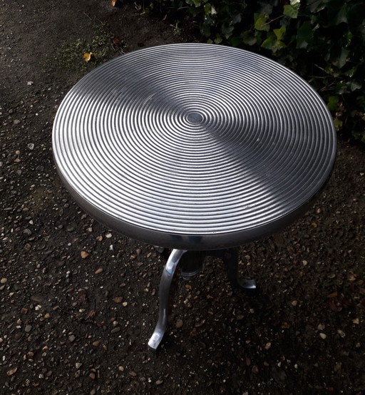 Couchtisch aus Aluminium , 55 cm hoch, Durchmesser 40 cm