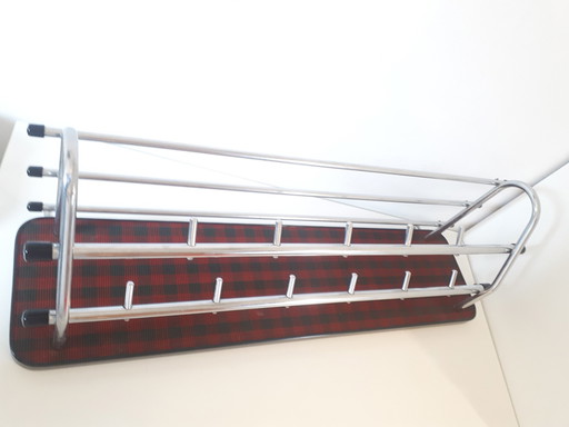 Vintage Garderobe rot kariert