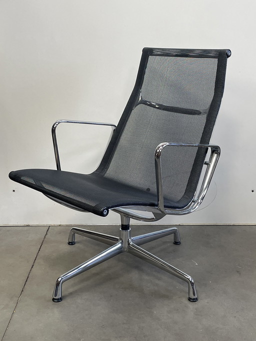 Charles & Ray Eames, Vitra Ea116 Sessel / Loungechair
