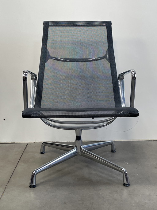 Charles & Ray Eames, Vitra Ea116 Sessel / Loungechair