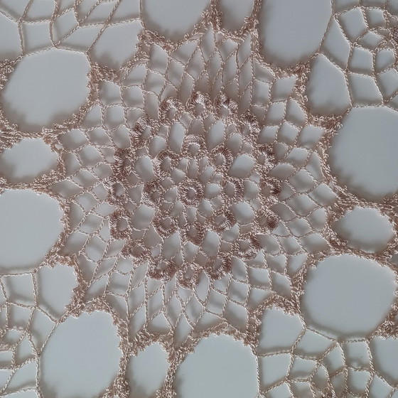 Image 1 of Vintage-Bettdecke, handgefertigt, fein gehäkelt. Pièce Unique! 325 cm X 270 cm