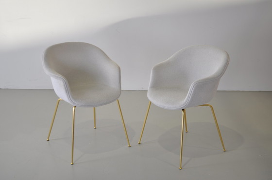 Image 1 of 2x Gubi Bat Esszimmerstuhl