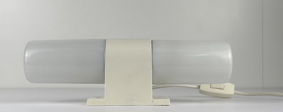Image 1 of Vintage Plastik/Glas Wandlampe Porzellan Beschläge