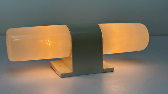 Image 1 of Vintage Plastik/Glas Wandlampe Porzellan Beschläge