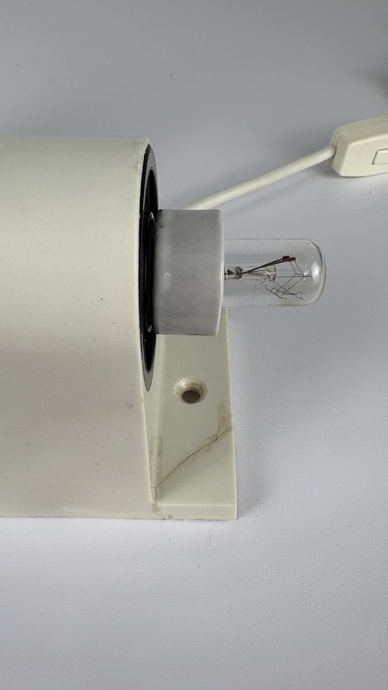 Image 1 of Vintage Plastik/Glas Wandlampe Porzellan Beschläge
