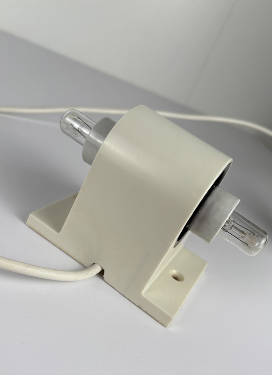 Image 1 of Vintage Plastik/Glas Wandlampe Porzellan Beschläge