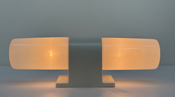 Image 1 of Vintage Plastik/Glas Wandlampe Porzellan Beschläge
