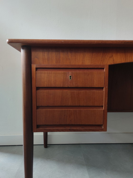 Image 1 of Dänischer Vintage-Schreibtisch aus Teakholz