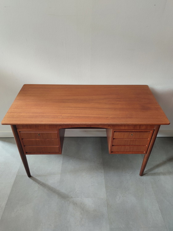 Image 1 of Dänischer Vintage-Schreibtisch aus Teakholz