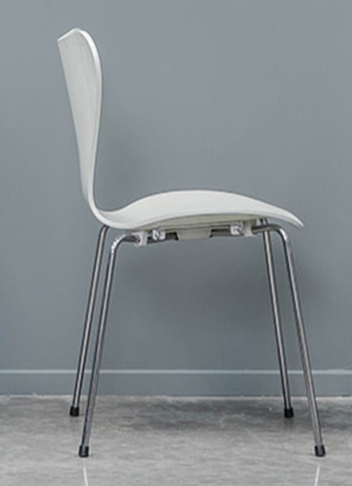 Fritz Hansen Serie 7 „Butterfly“ Stuhl