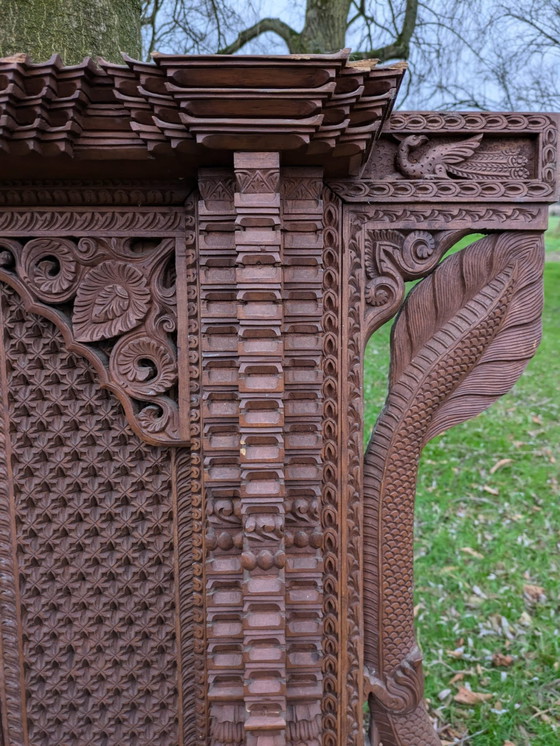 Image 1 of Geschnitztes Holzfenster aus Nepal