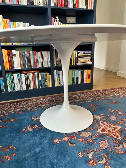 Knoll Saarinen Tulip Tisch Laminat Weiß