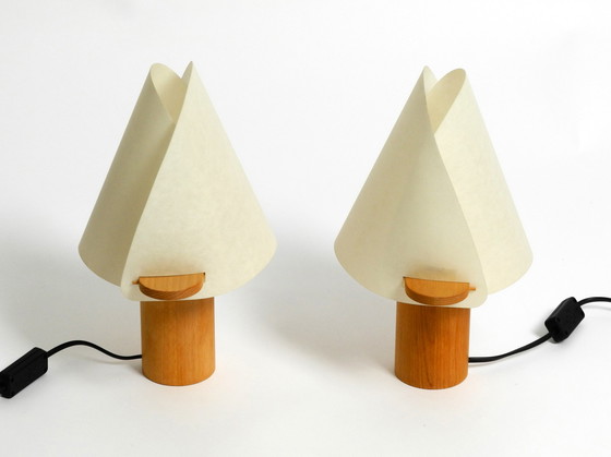 Image 1 of Zwei charmante minimalistische Tischlampen aus Eichenholz mit Lunopal-Schirmen von Domus | 1980s