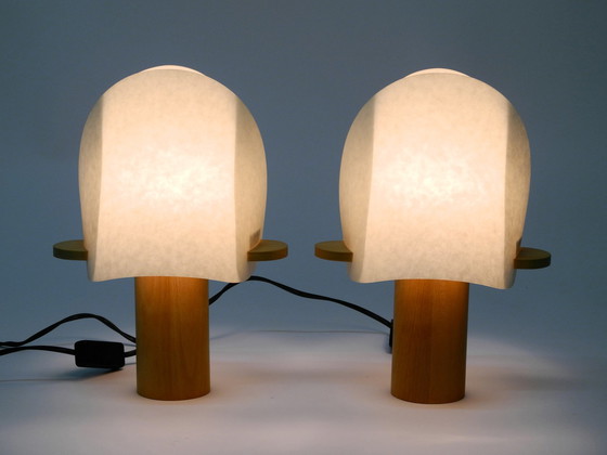 Image 1 of Zwei charmante minimalistische Tischlampen aus Eichenholz mit Lunopal-Schirmen von Domus | 1980s