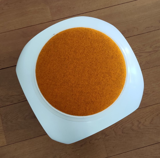 Image 1 of Design Space Age Tischhocker von Moroso