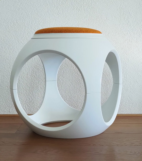 Image 1 of Design Space Age Tischhocker von Moroso