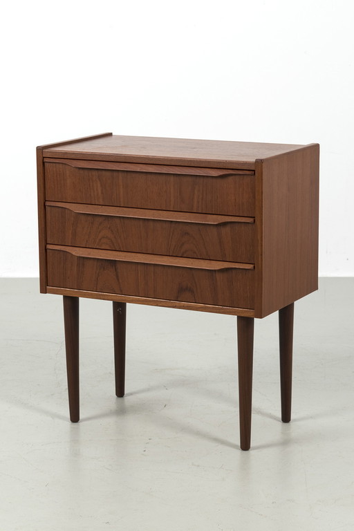 Kleine Vintage-Kommode aus Teakholz