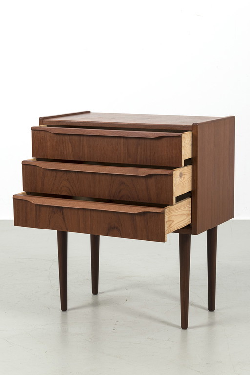 Kleine Vintage-Kommode aus Teakholz