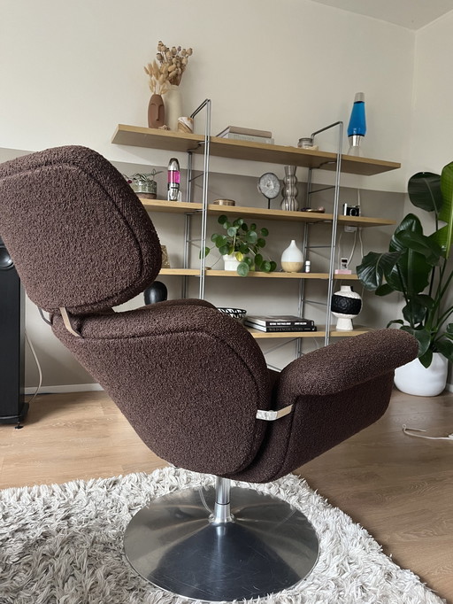 Artifort Große Tulpe Bouclé Braun