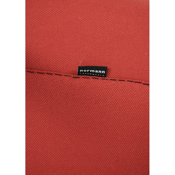 Image 1 of Vintage-Sessel mit Beinen aus Nussbaum und gepolstert mit rotem Stoff für Normann Copenhagen