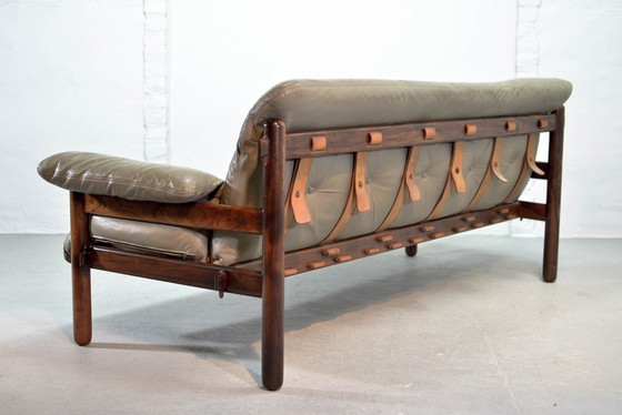 Image 1 of Exzellentes Jean Gillon brasilianisches Jacarandá Holzsofa mit 3 Sitzen für Woodart, Brasilien, 1960er Jahre.