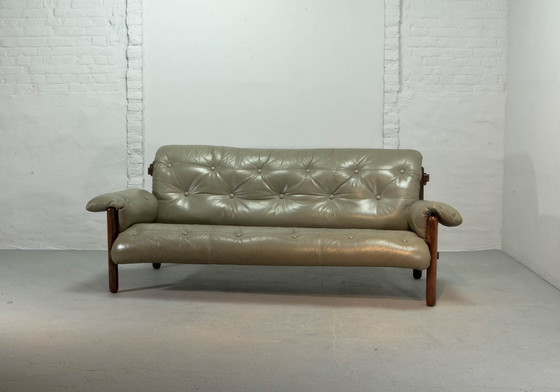 Image 1 of Exzellentes Jean Gillon brasilianisches Jacarandá Holzsofa mit 3 Sitzen für Woodart, Brasilien, 1960er Jahre.