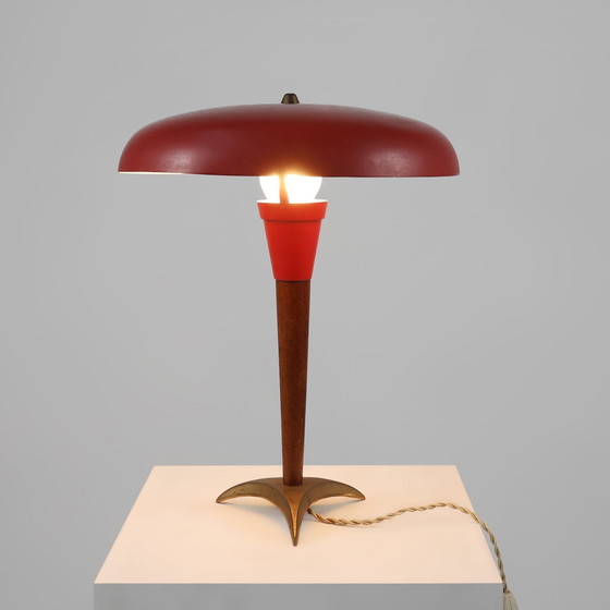 Image 1 of Rote Mid Century Schreibtischlampe aus Metall, Messing und Teakholz, Frankreich, 1950er Jahre