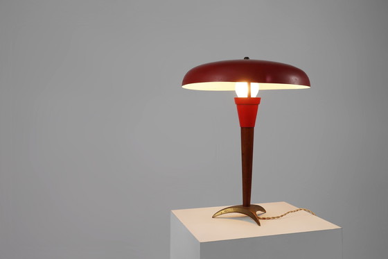Image 1 of Rote Mid Century Schreibtischlampe aus Metall, Messing und Teakholz, Frankreich, 1950er Jahre