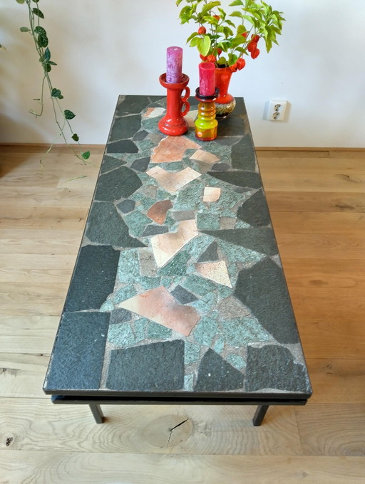 Schieferplatten Brutalist