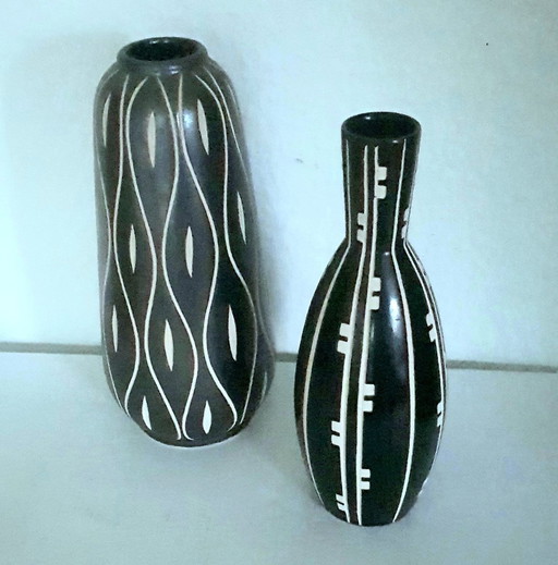 2X Sgraffito-Vasen, 1960er Jahre