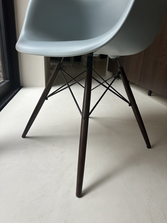 Image 1 of Eames Daw Chair Eisgrau