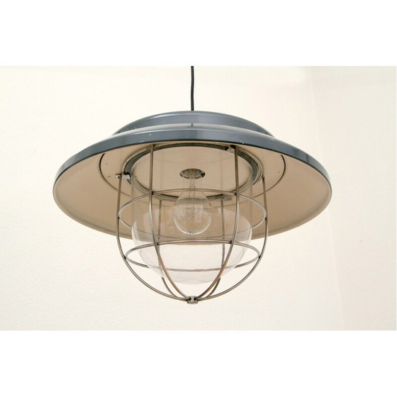 Image 1 of Vintage industrielle Metall- und Kunststoffaufhängung mit Schirm, 1970