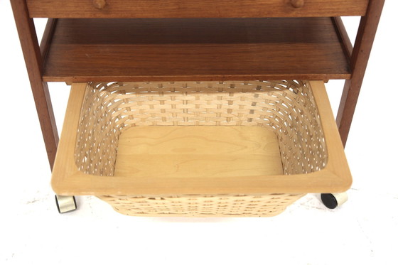 Image 1 of  Skandinavische Arbeiterin aus Teakholz und Rattan, Schweden, 1960